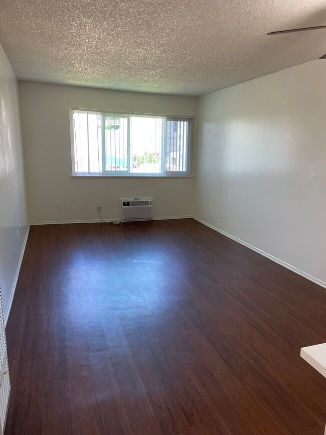 Unit 312 Living Room - La Villa Mesa
