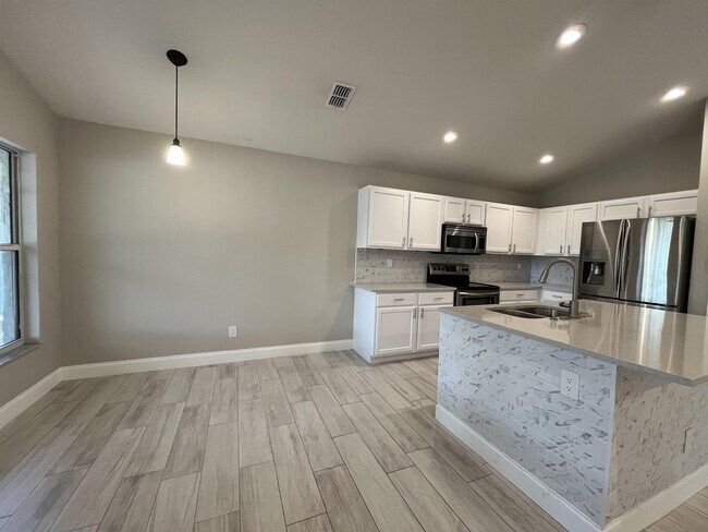 Building Photo - 3022 Bay Laurel Cir S