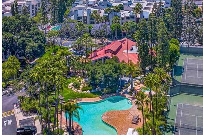 Foto del edificio - 5525 Canoga Ave