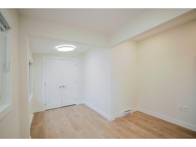 Building Photo - 12317 Beecher St