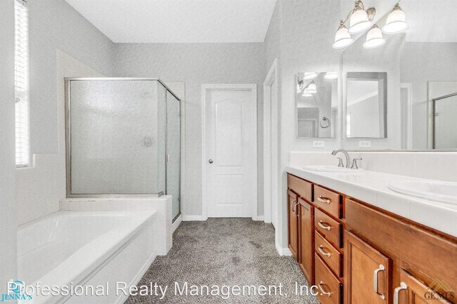 Building Photo - 3 br, 2 bath House - 206 SPIREA STREET