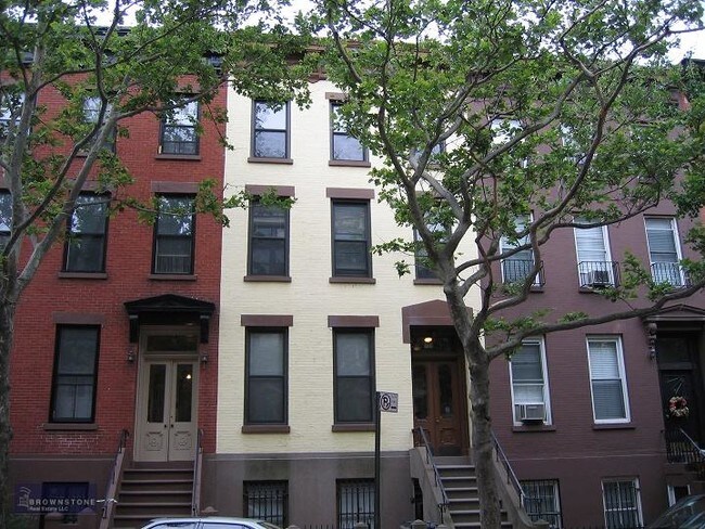 Building Photo - 150 Summit St
