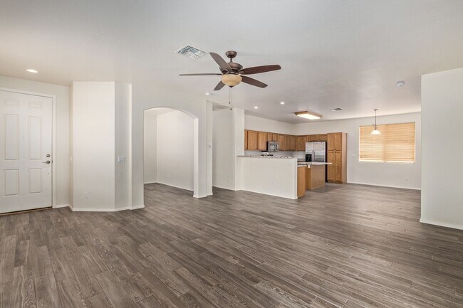 Building Photo - Beautiful 3 bed/2 bath home in The Village...