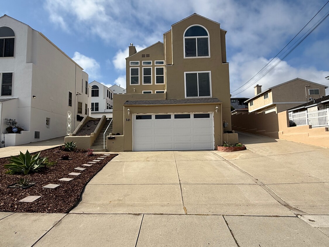 Foto principal - 321 E Oak Ave