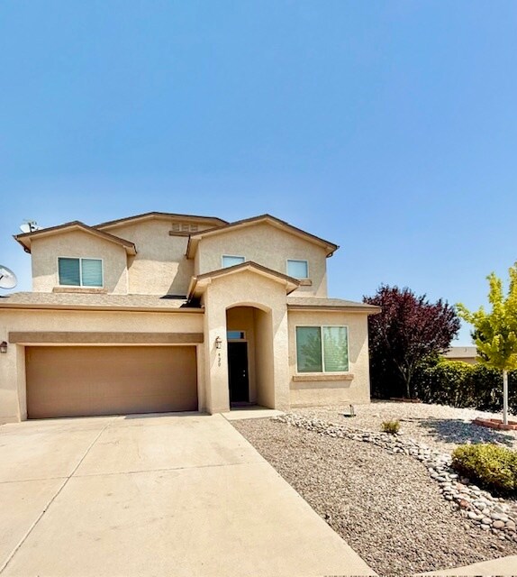 Foto principal - 920 Crown Ct NE