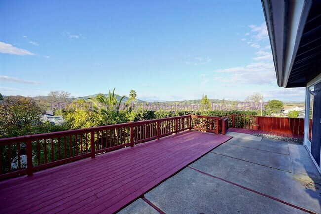 Foto del edificio - Welcome Home to 110 Kaden Drive - Spacious...