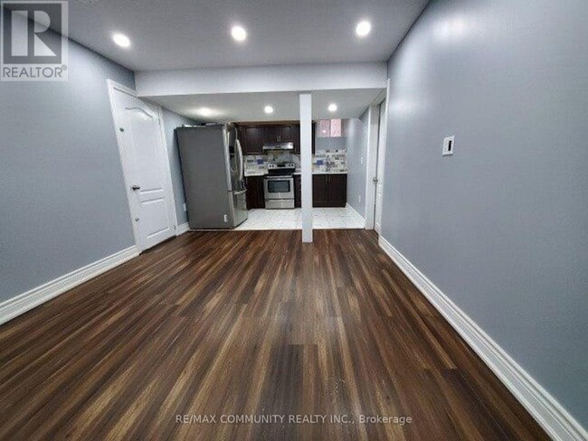 Photo du bâtiment - 56 Powell Dr