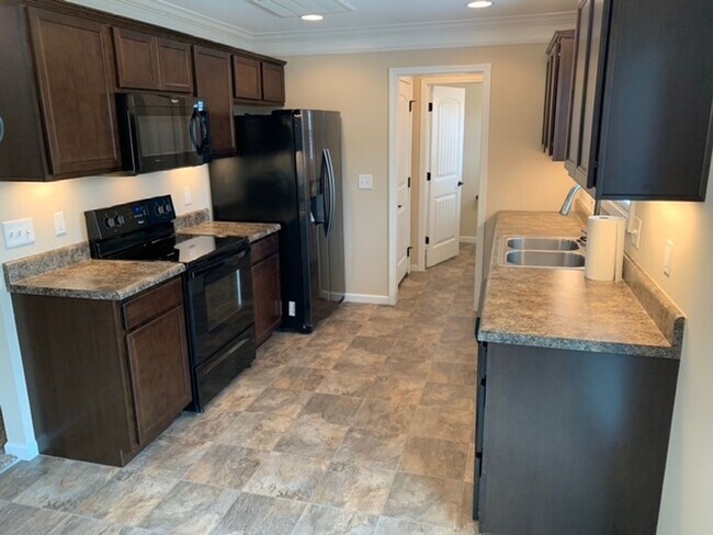 Foto del edificio - 231 Whistlestop Ln