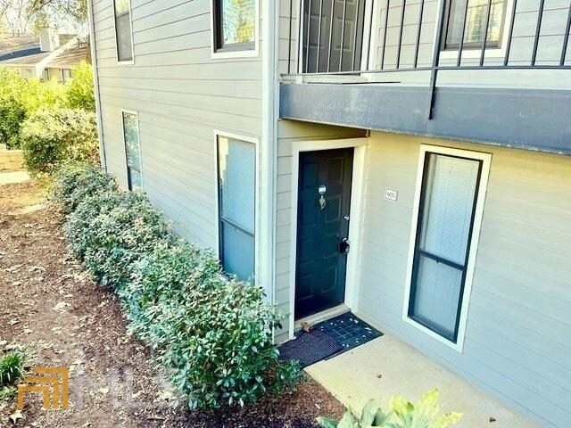 Building Photo - 601 Park Ridge Cir