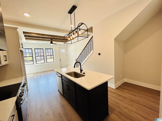 Building Photo - 1122 Windsor Sq