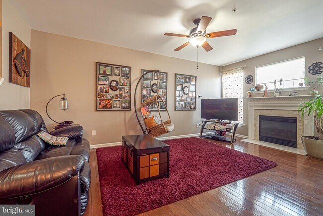 Foto del edificio - 227 Birchwood Dr