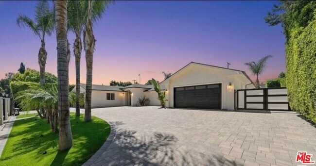 Foto del edificio - 6243 Berquist Ave