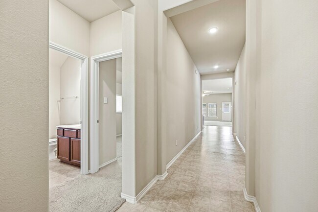 Building Photo - 7126 Whitlow Wonder Ln