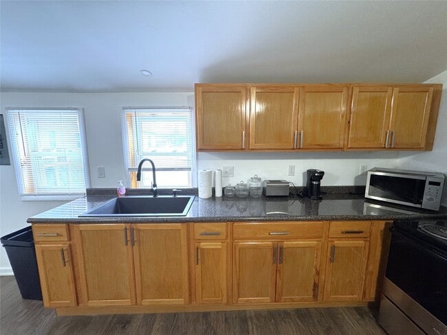 Foto del edificio - 112 Broad Ave