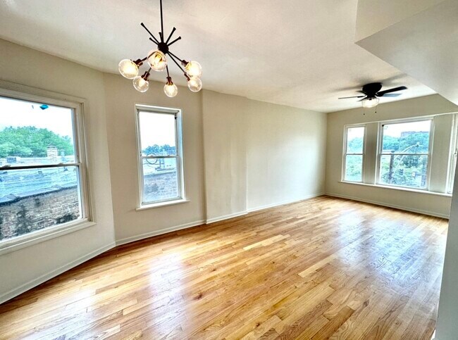 Foto del edificio - 4009 N Elston Ave