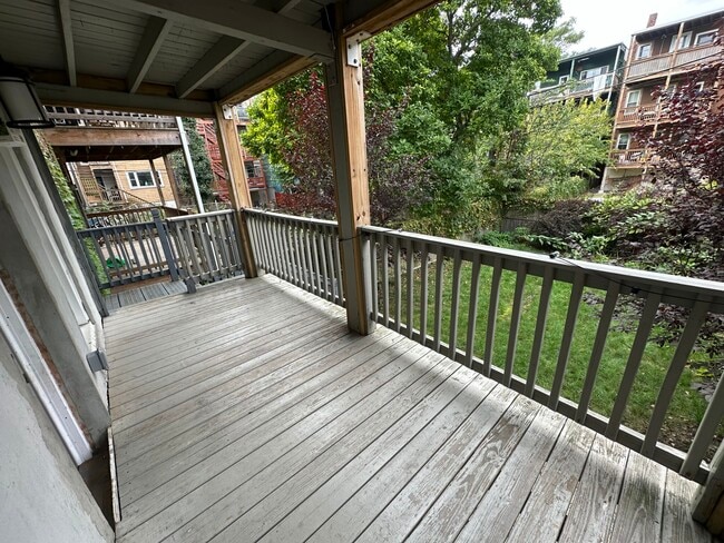 Foto del edificio - 326 Chelsea St