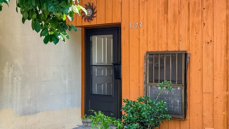 Primary Photo - 1373 E Tanners Creek Dr