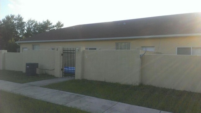 Building Photo - 16162 SW 33rd Avenue Rd