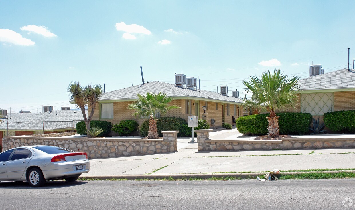 Building Photo - 1217 N Virginia St