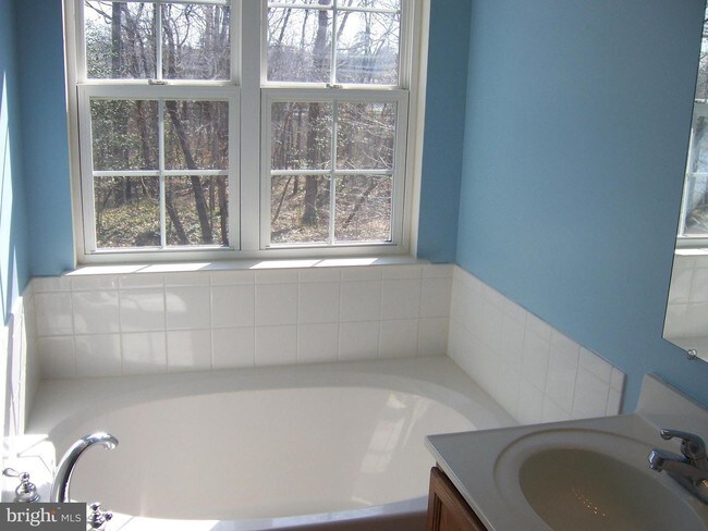 Building Photo - 603 Tubman Dr