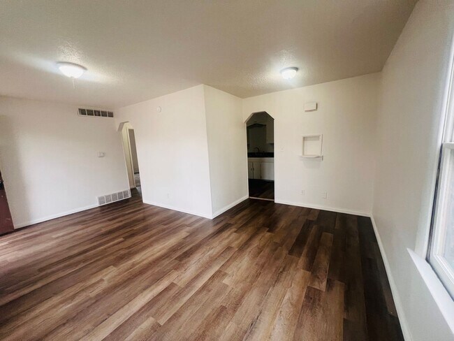 Foto del edificio - Beautifully Updated 4 Bedroom 1.5 Bathroom Home located Northeast Wichita, KS.