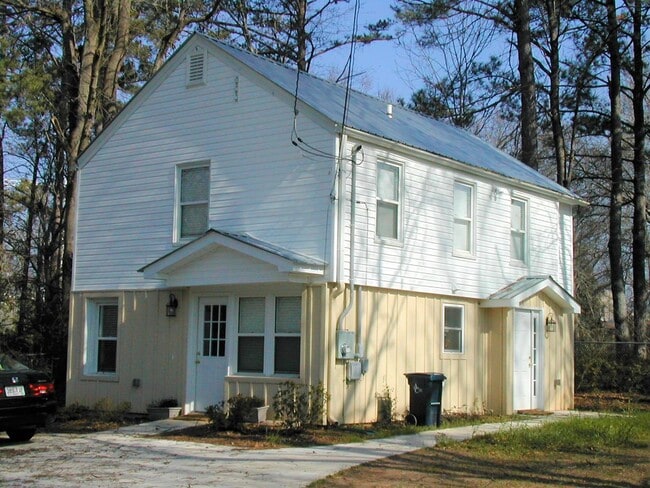 NormalTown 2br House - Fall 2026 Prelease - NormalTown 2br House - Fall 2026 Prelease