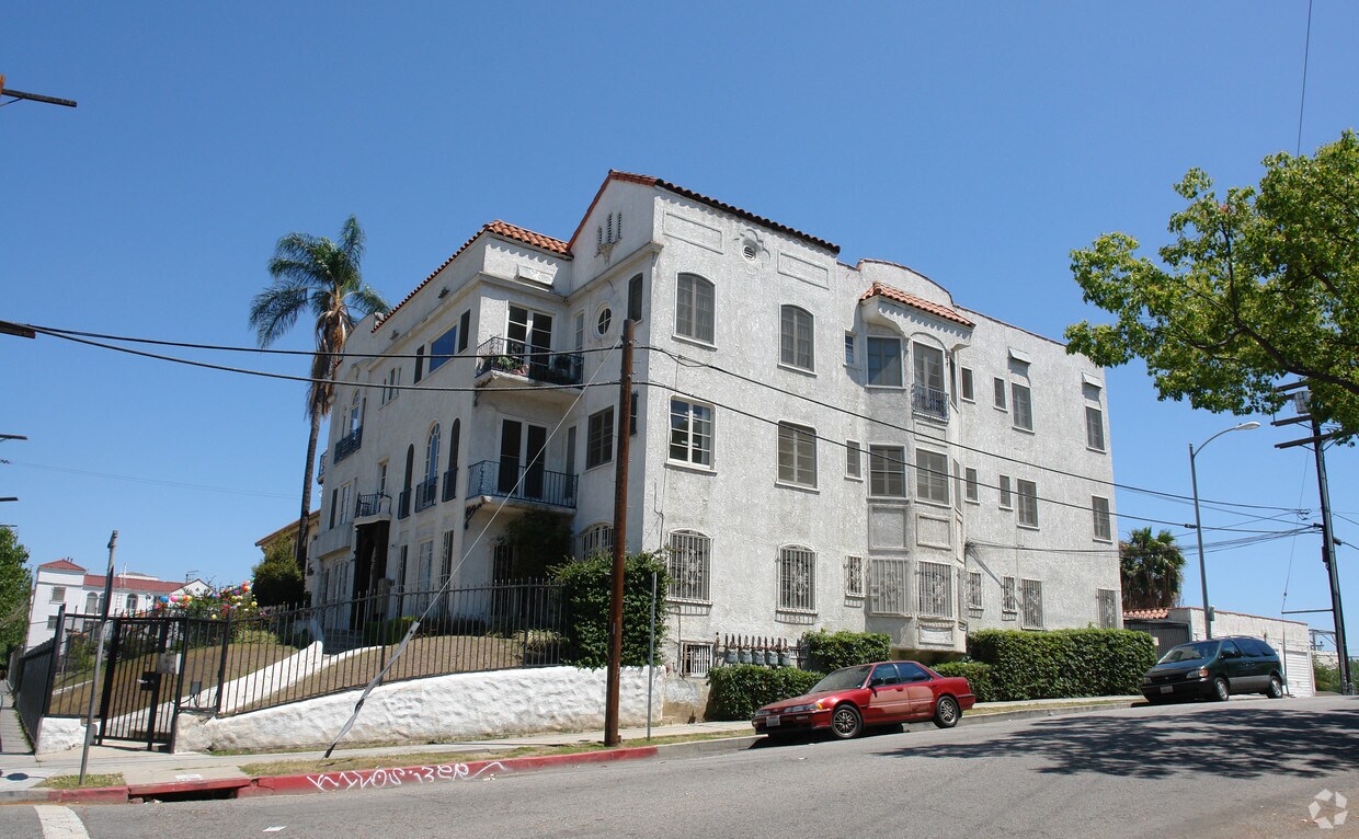 Building Photo - 3390 San Marino St