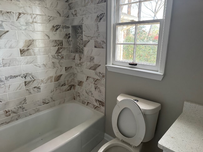 Building Photo - 865 Spalding Dr