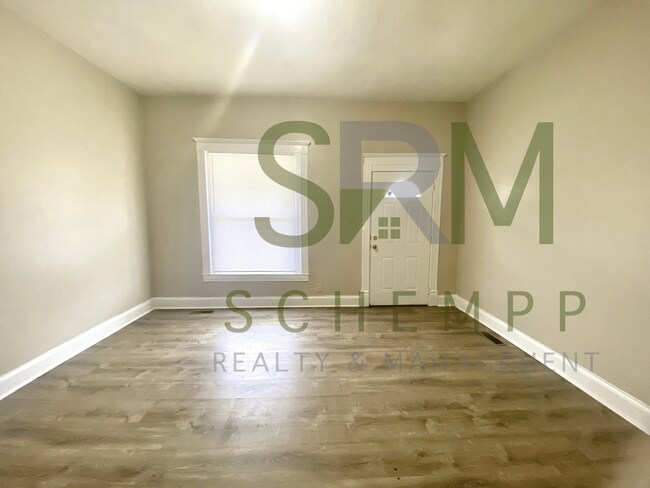 Building Photo - 3 Bedroom house with bonus room in Portland!- Section 8 accepted