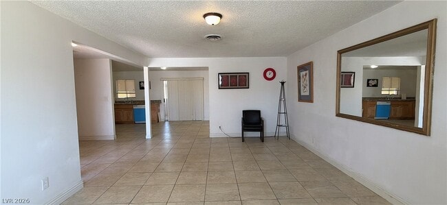 Building Photo - 4712 W Rip Van Winkle Ln