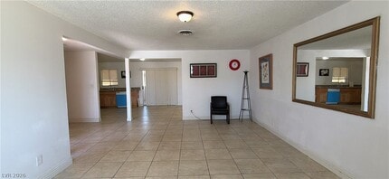 Building Photo - 4712 W Rip Van Winkle Ln