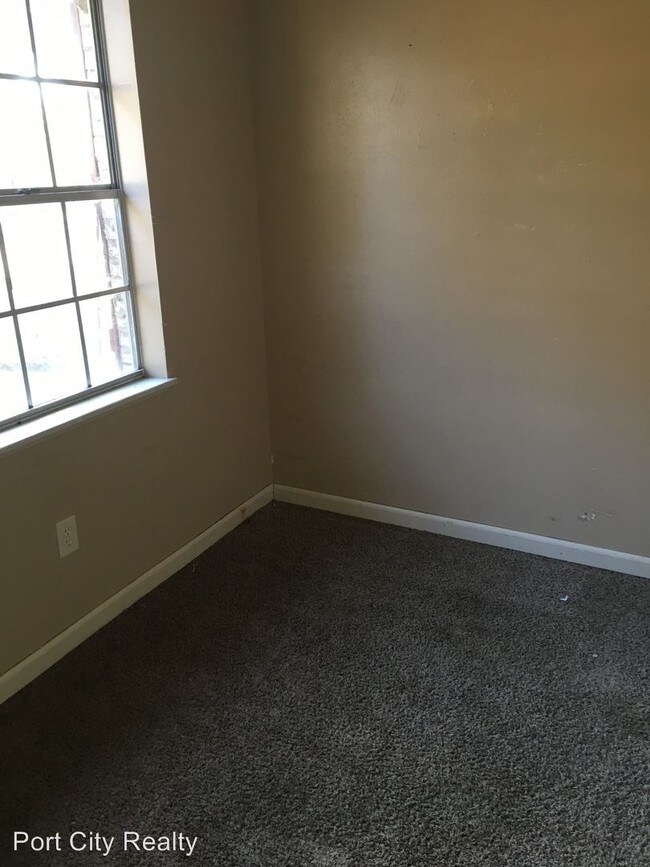 Building Photo - 4 br, 1 bath House - 4632 6L Westwood Park