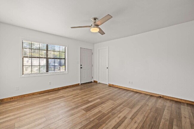 Foto del edificio - Stylish 3 Bed, 2 Bath Renovated Duplex in the Heart of Rincon!