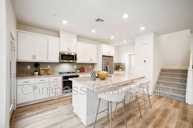 Building Photo - 5720 Greige Cir