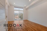Foto principal - 453 S Kenmore Ave
