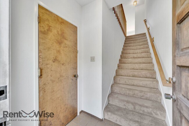 Building Photo - 187 Galewood Cir