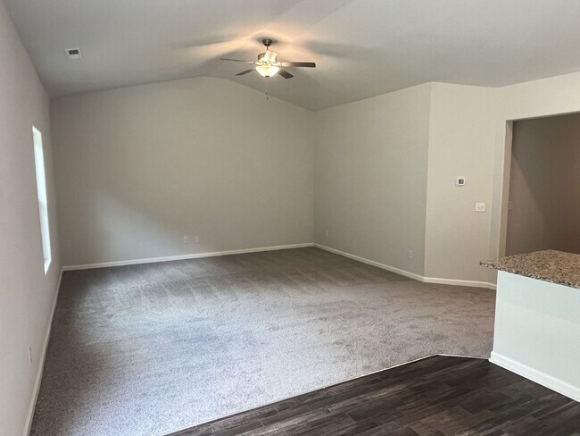 Foto del edificio - Newer 3 Bed Ranch home in East Charlotte