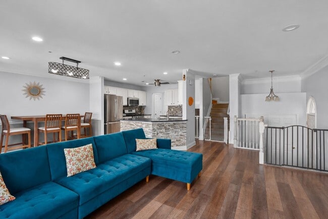 Building Photo - 209 Blue Heron Dr