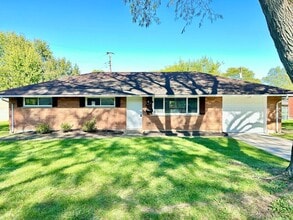 Building Photo - 4418 Primrose Ln