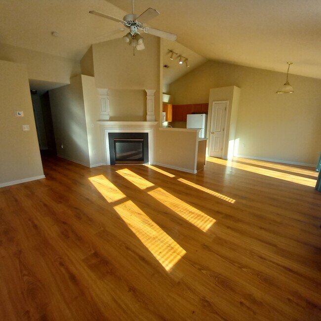 Vautled great room - 1031 Rocky Meadows Ln