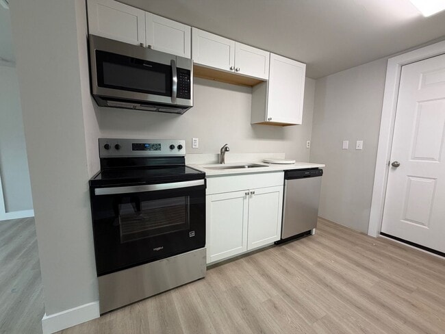 Building Photo - Updated 2BR/1BA Home – Modern Finishes – Gainesville, FL