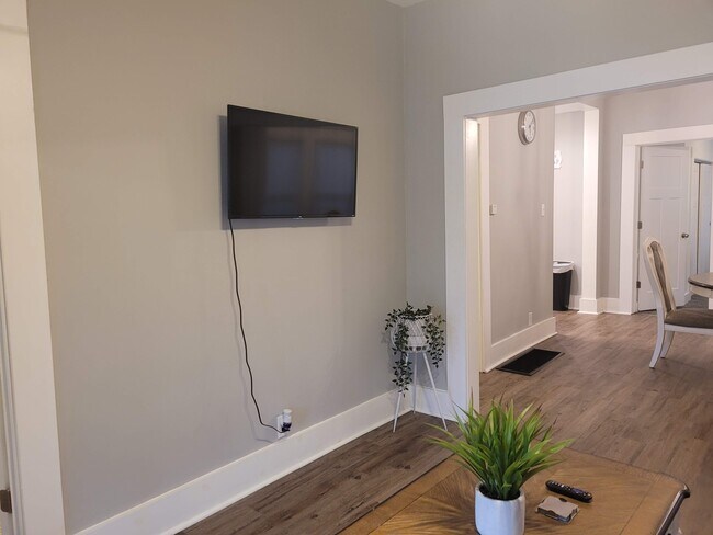 Smart TV - 1919 W 10th St