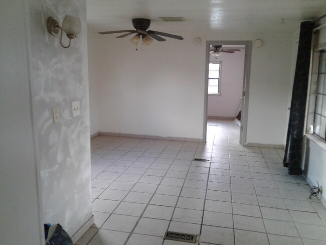 Building Photo - 2937 W Sago Cir