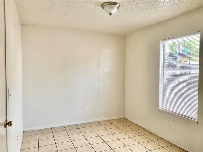 Building Photo - 2613 E Cesar Chavez St