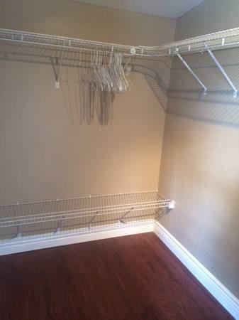 Building Photo - 2101 Lawrence St