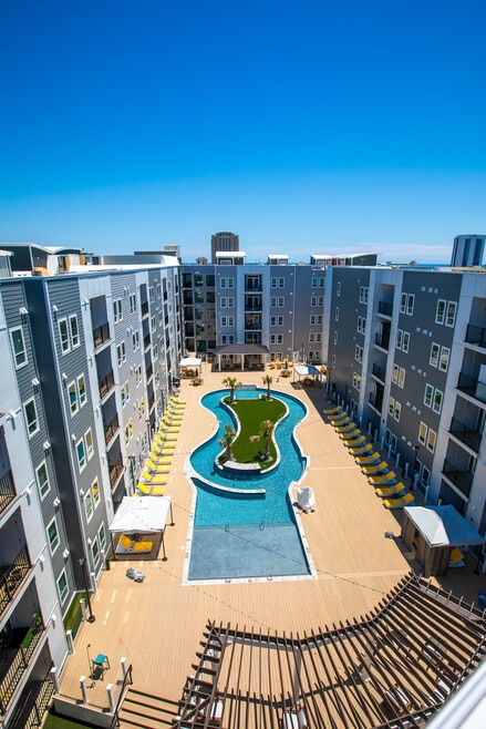 Building Photo - The Pinnacle on 31st Street