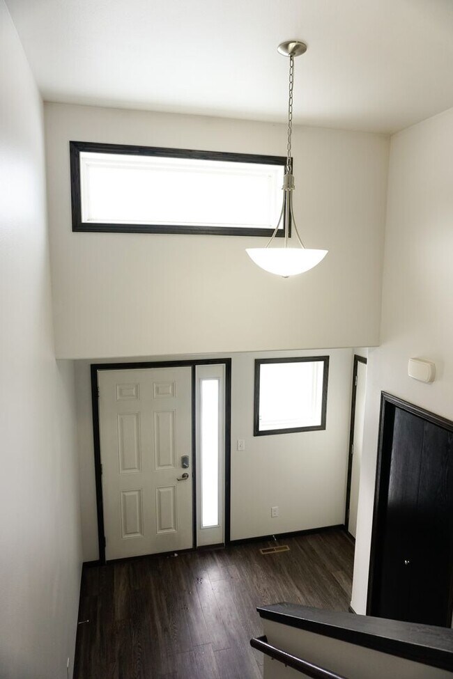 Foto del edificio - 3 Bed 2 Bath Twin Home