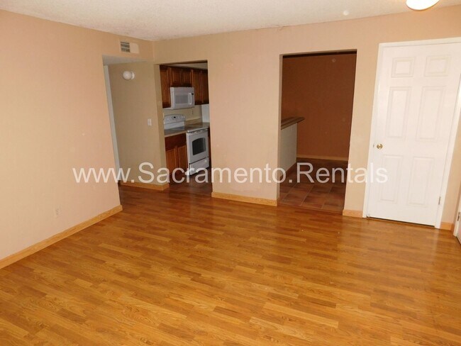Building Photo - 2 br, 1 bath House - 550 Del Verde Circle #5