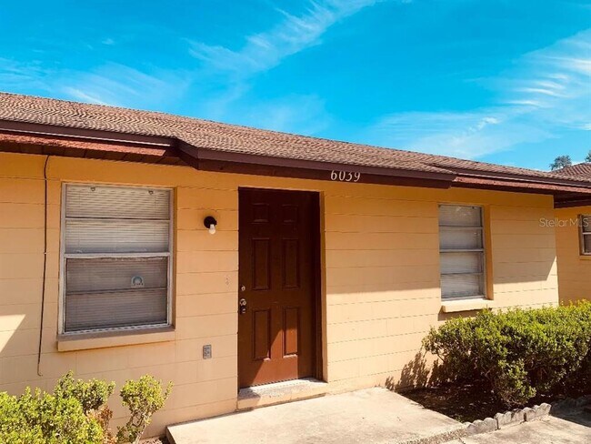 Foto del edificio - 6039 Crafton Dr