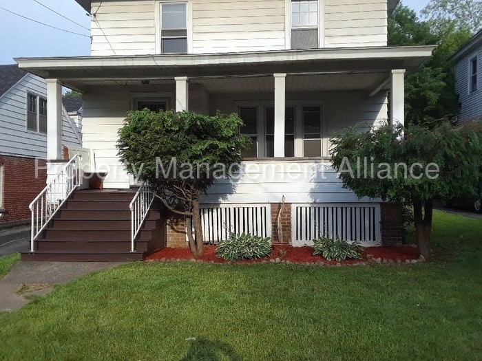 Primary Photo - 429 Elm St